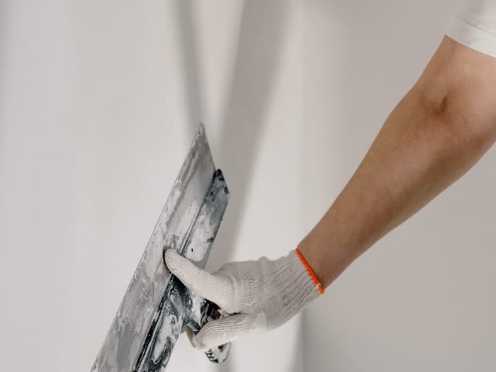 Spachtelarbeiten – professionelle Spachteltechnik an der Wand